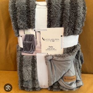 Koolaburra by UGG Felix Teddy Sherpa with Faux Fur Throw 50x70